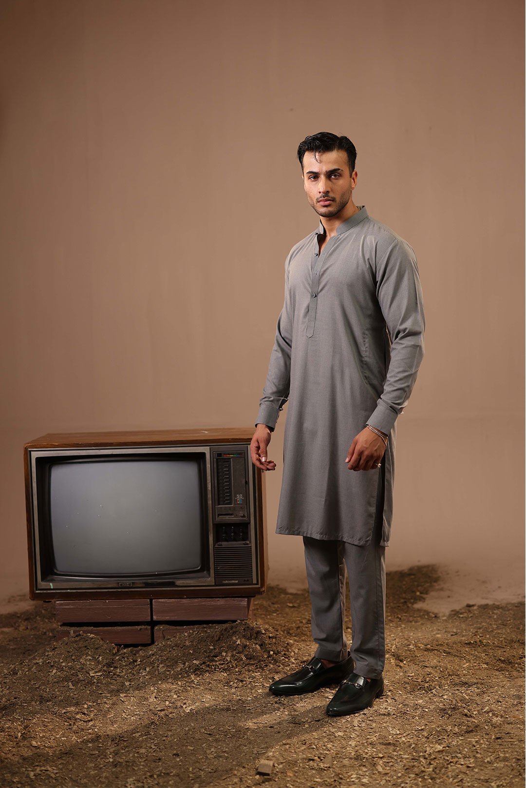 GREY CASUAL KAMEEZ SHALWAR.