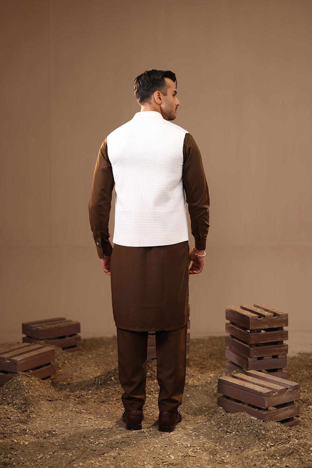 BROWN CASUAL KAMEEZ SHALWAR - Image 2