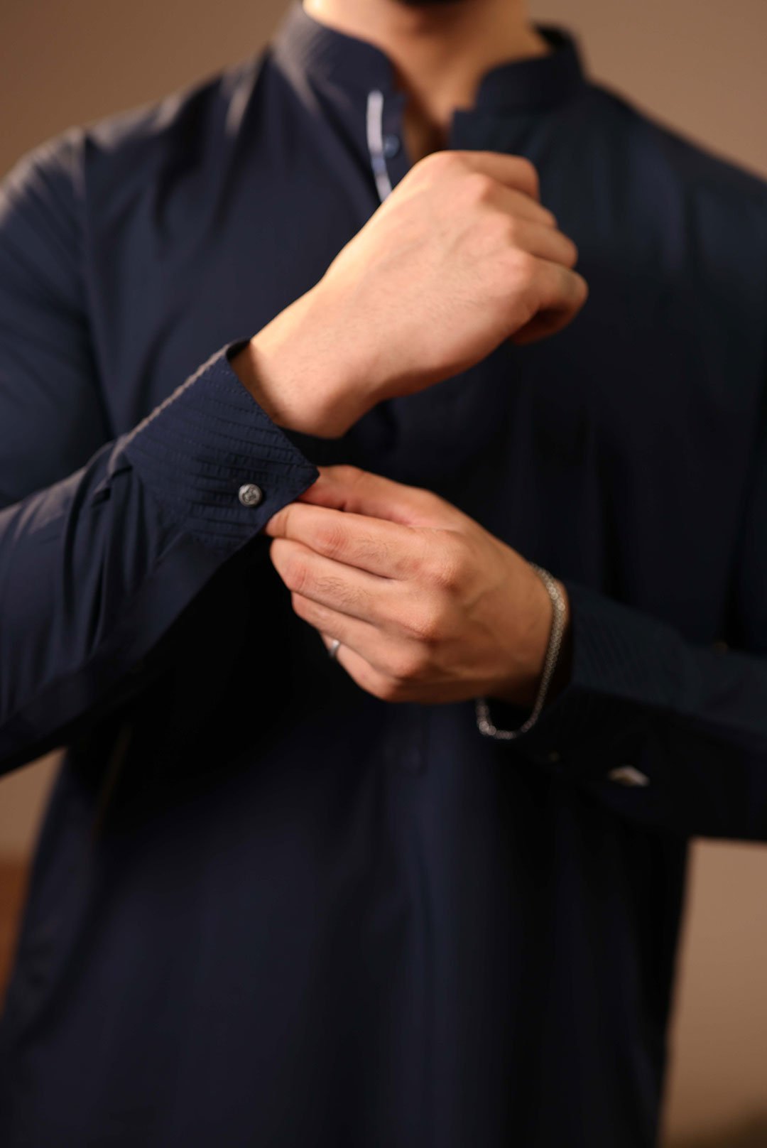 CLASSIC NAVY BLUE KAMEEZ SHALWAR - Image 4