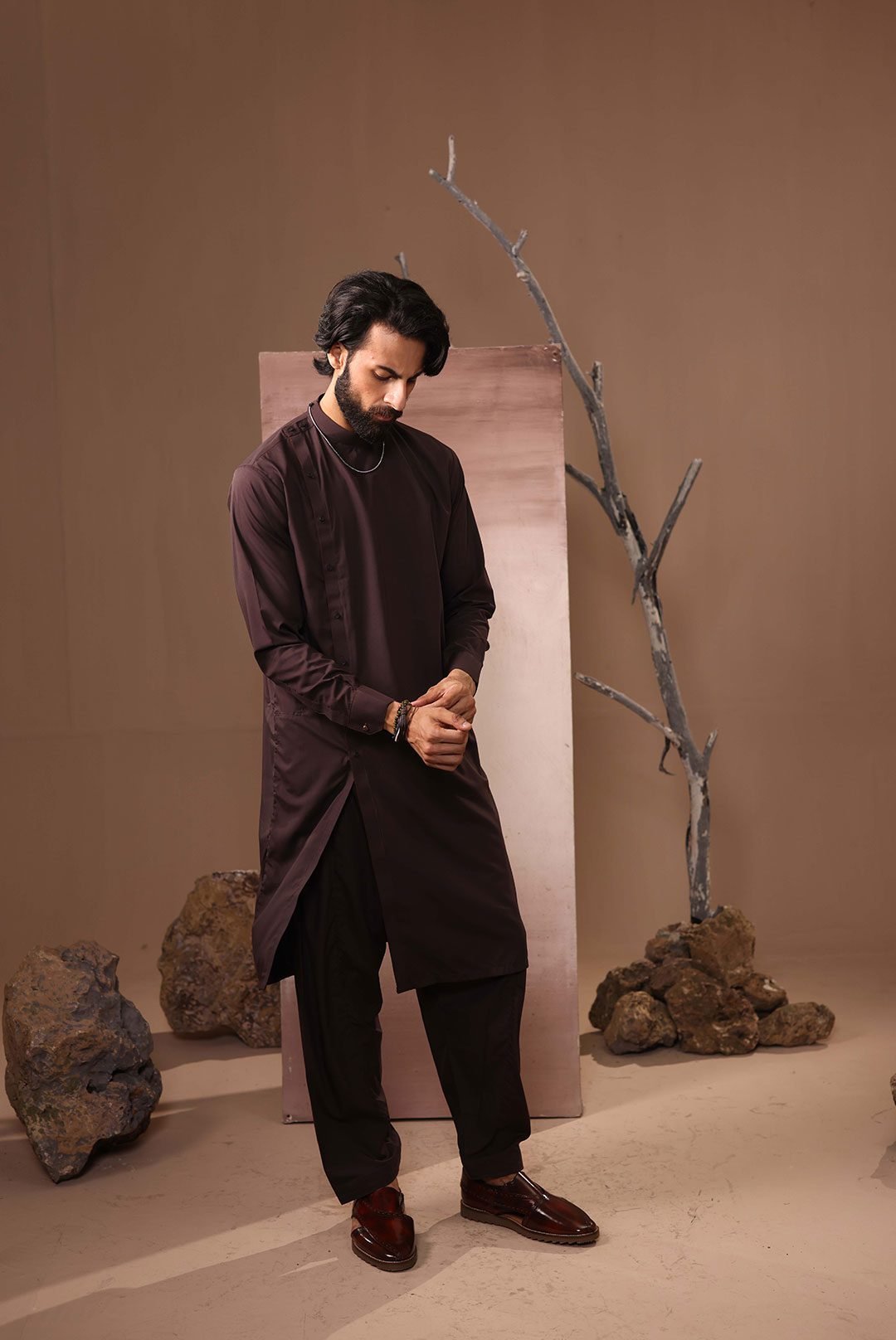 STYLISH PLUM KURTA TROUSERS - Image 3