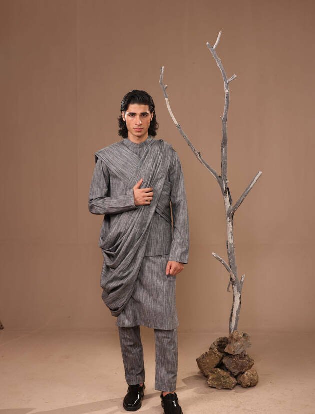 TEXTURED SUIT WITH MATCHING WAISTCOAT AND SHAWL