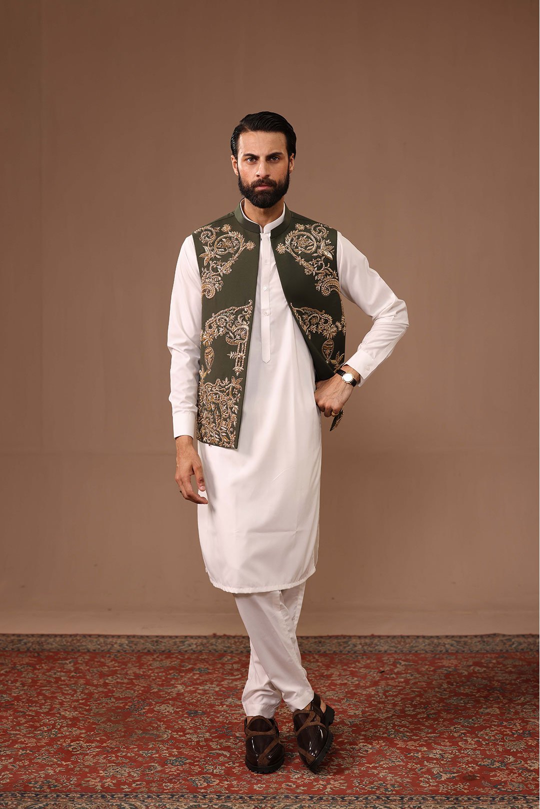 CASUAL OFF-WHITE KAMEEZ SHALWAR - Image 2