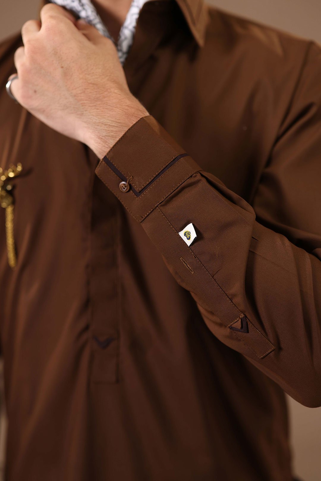 CLASSIC BROWN KAMEEZ SHALWAR - 1 - Image 4