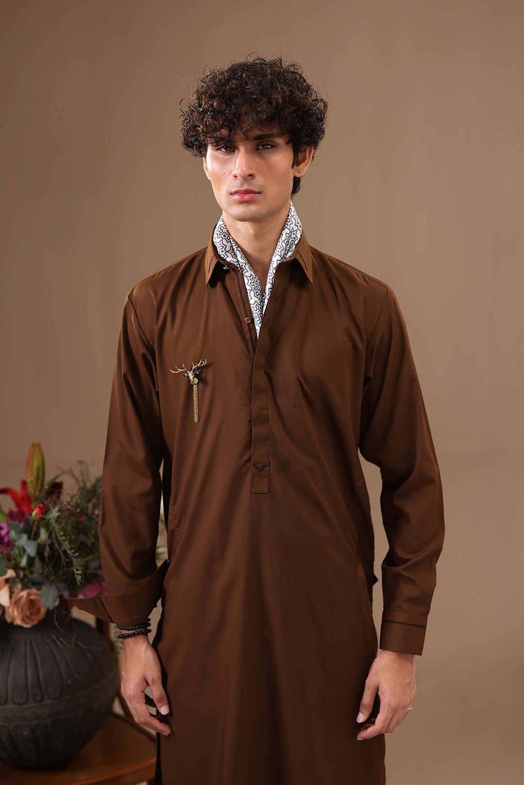 CLASSIC BROWN KAMEEZ SHALWAR - 1 - Image 3