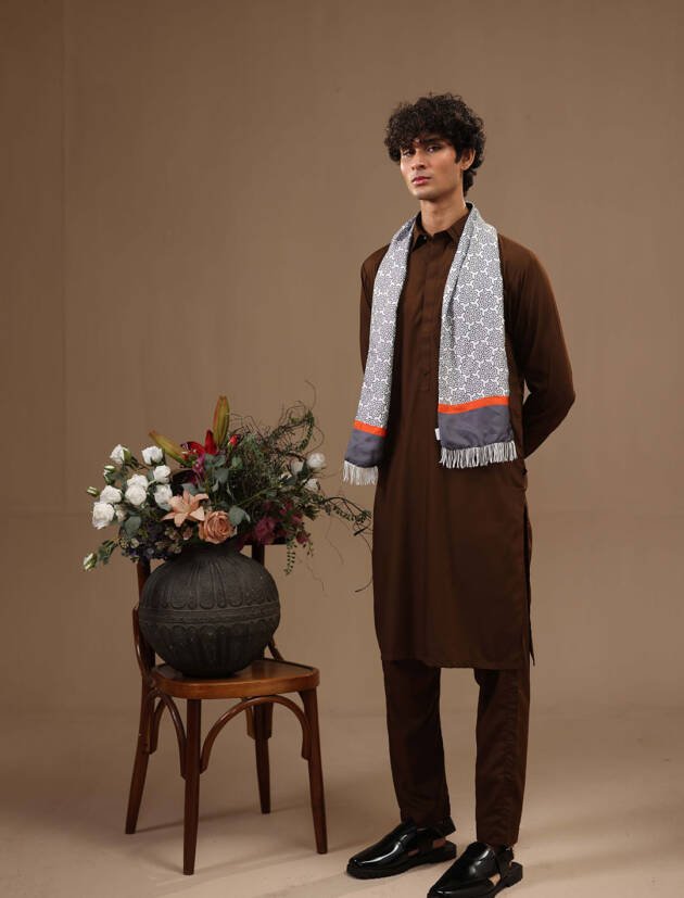 CLASSIC BROWN KAMEEZ SHALWAR