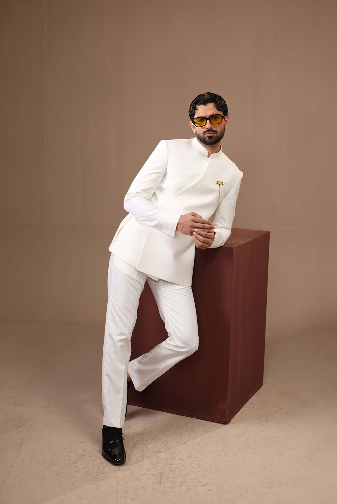 WHITE CLEAN CUT CO-ORD SET - Image 3