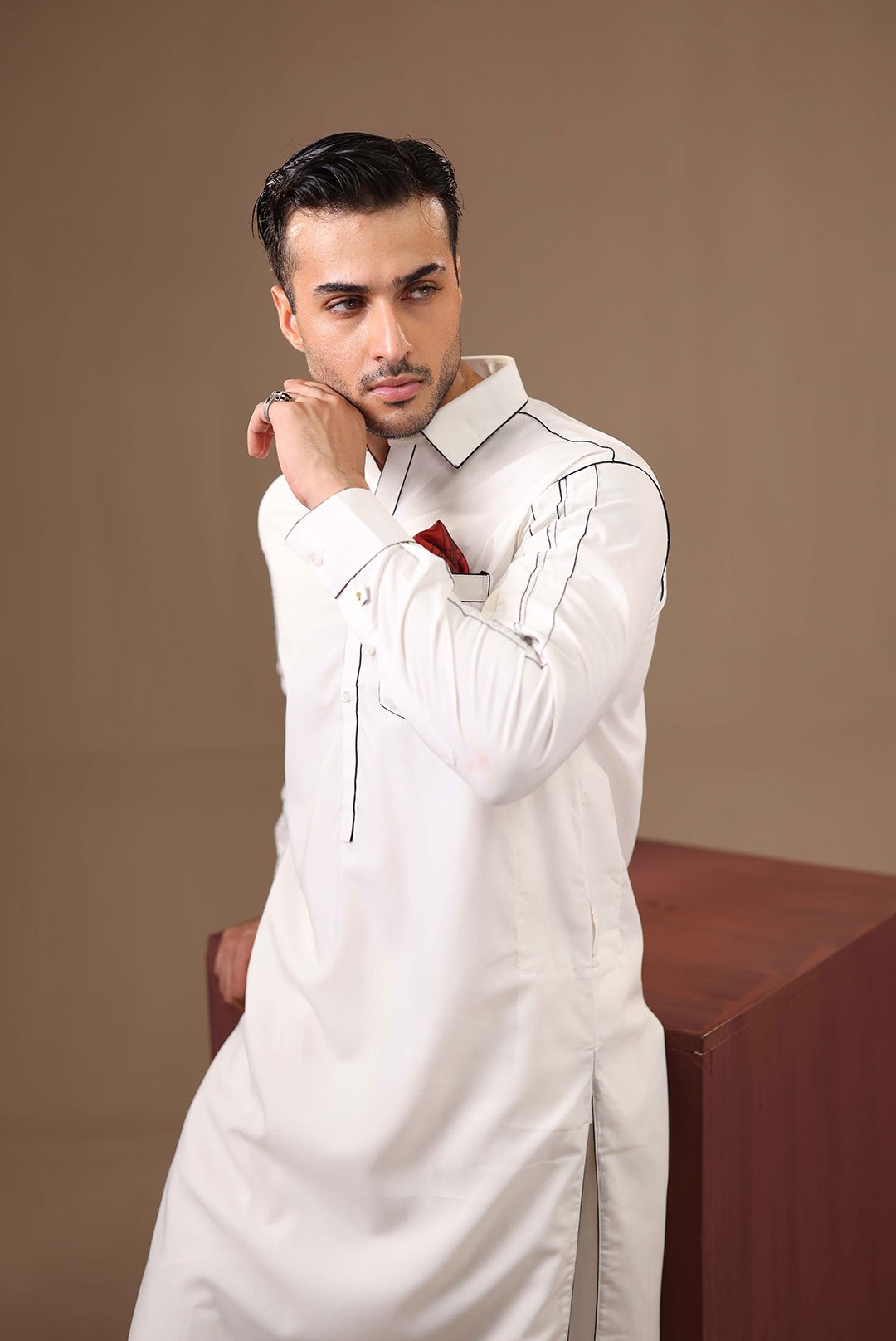 CLASSIC OFF-WHITE KAMEEZ SHALWAR