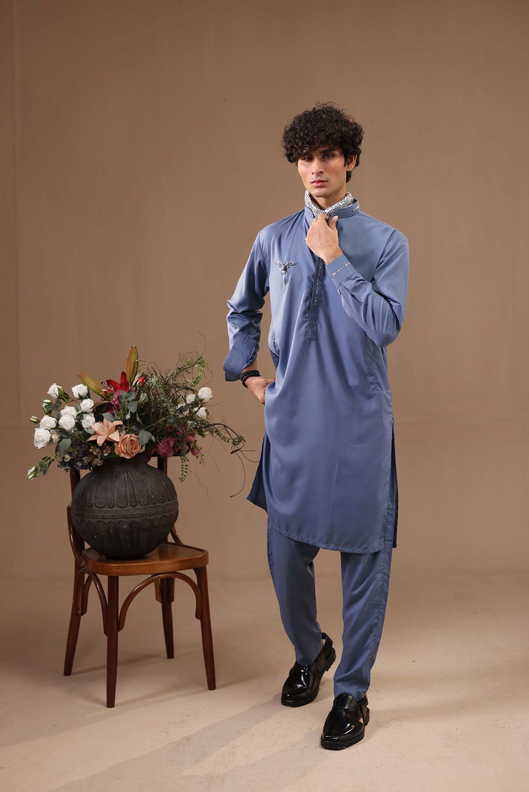 CLASSIC BLUE KAMEEZ SHALWAR - Image 3