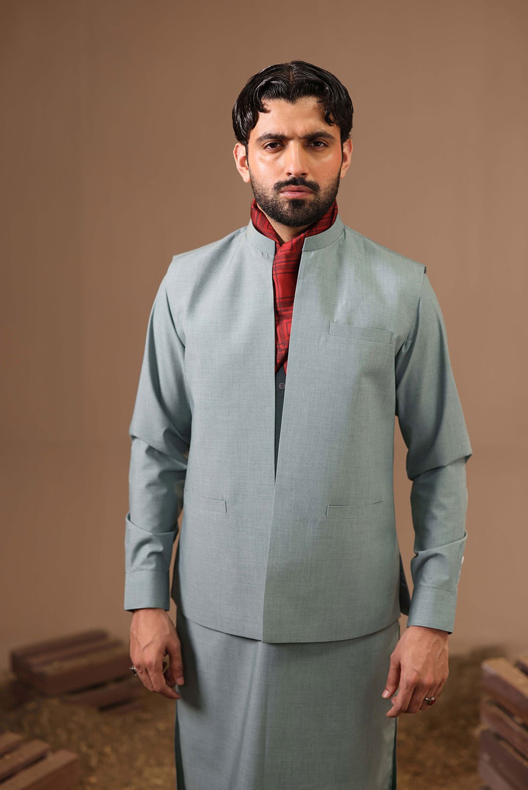 SUIT WITH MATCHING WAISTCOAT - Image 4