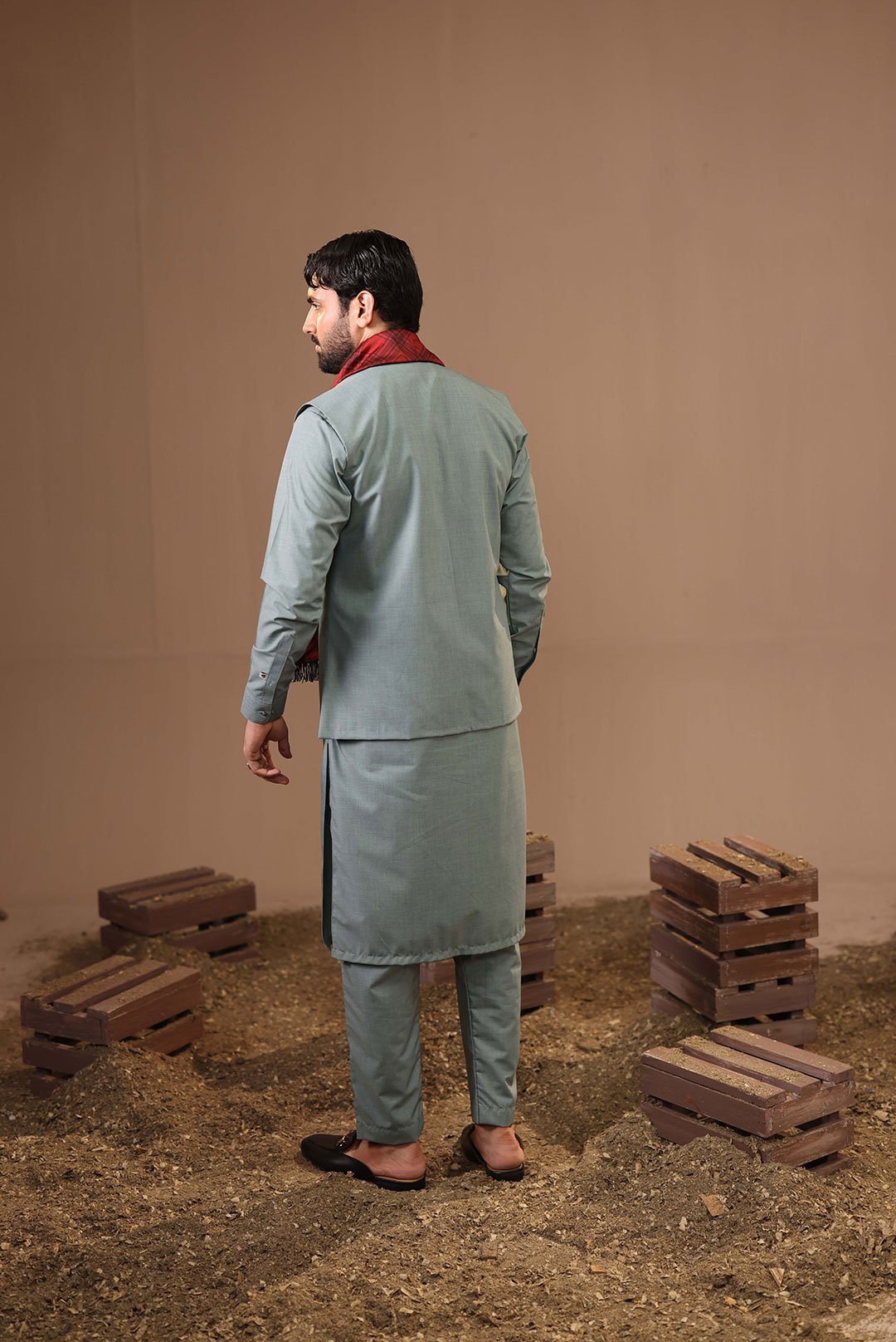 SUIT WITH MATCHING WAISTCOAT - Image 3