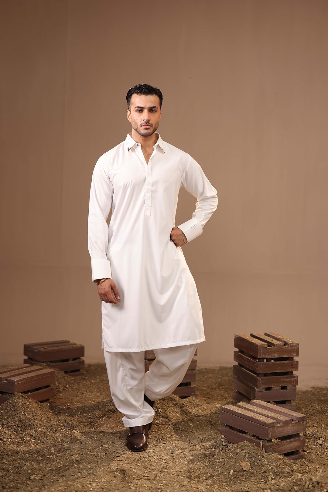OFF-WHITE SEMI-FORMAL KAMEEZ SHALWAR - Image 4