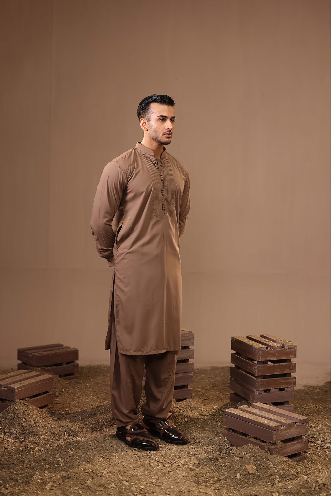 CLASSIC BROWN KAMEEZ SHALWAR - Image 3